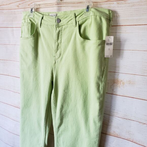 Pilcro The Yaya Mid-Rise Cropped Flare Jeans in Soft Aloe Green Women's Size 32 - Picture 9 of 13